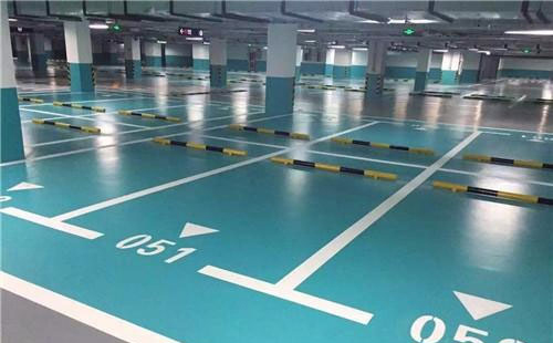 巴楚巴楚环氧地坪中涂：构筑坚固地面的关键环节